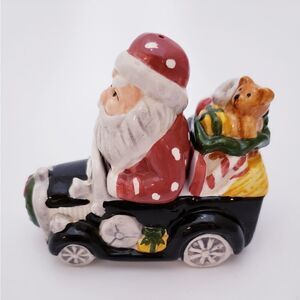 Santa Claus On Car Salt & Pepper Shakers By Centrum Christmas Autumn Harvest